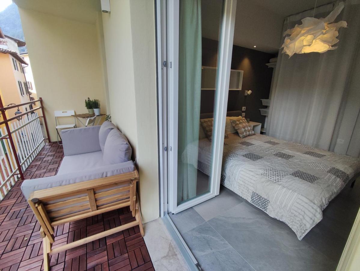 New Apartment In Historical Center Near Lake Riva del Garda Bagian luar foto