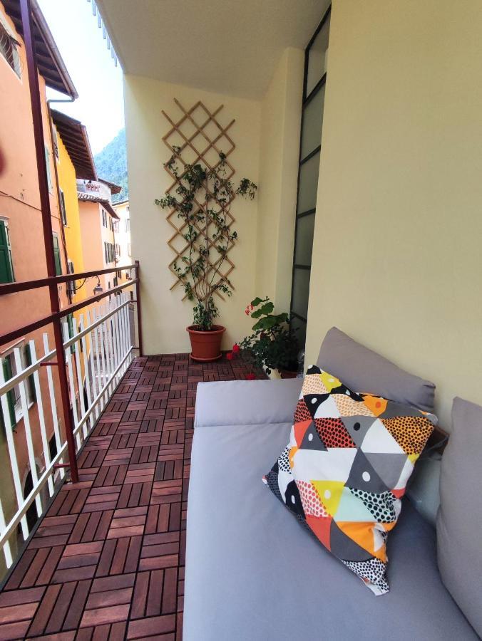 New Apartment In Historical Center Near Lake Riva del Garda Bagian luar foto