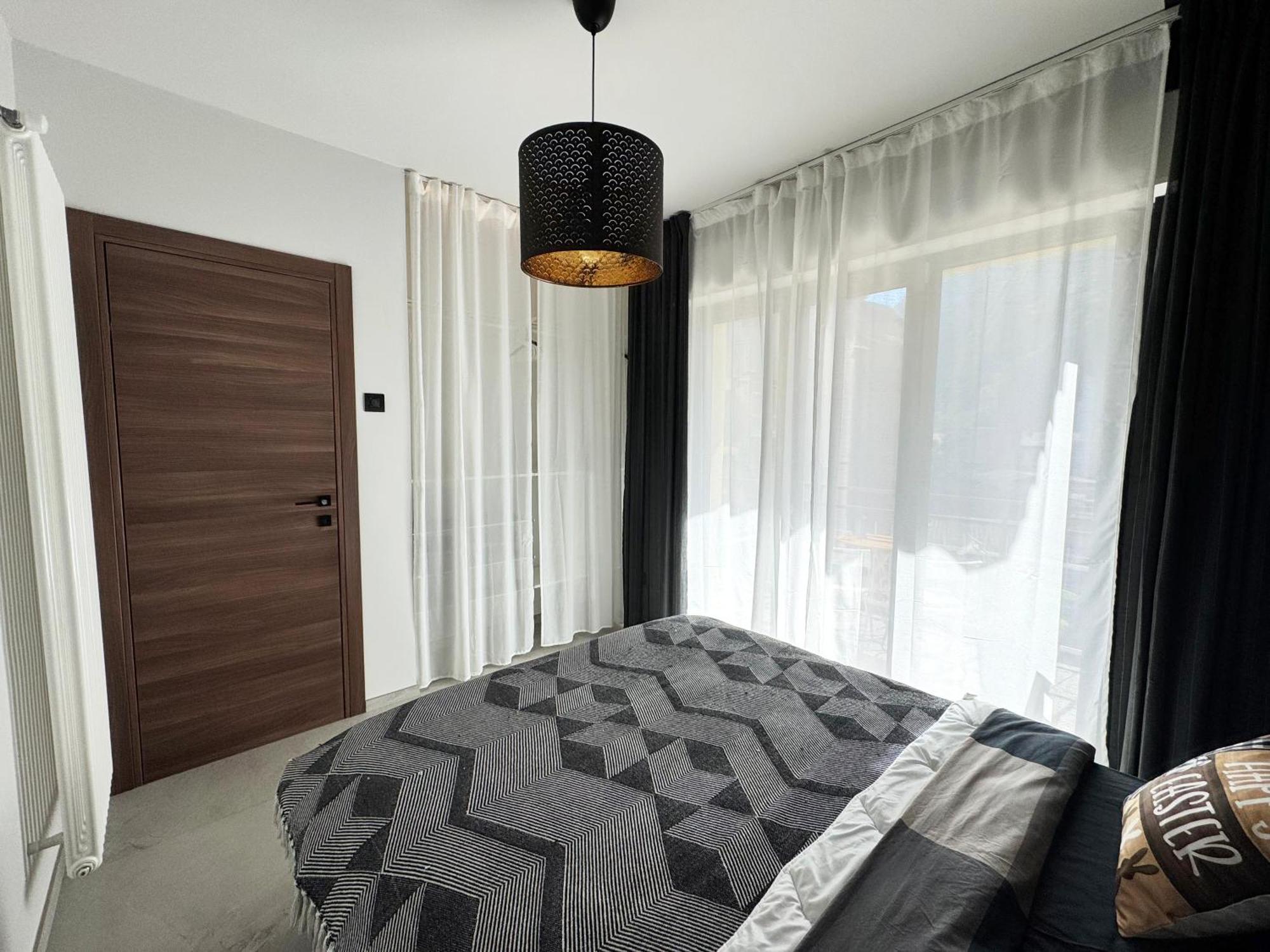 New Apartment In Historical Center Near Lake Riva del Garda Bagian luar foto