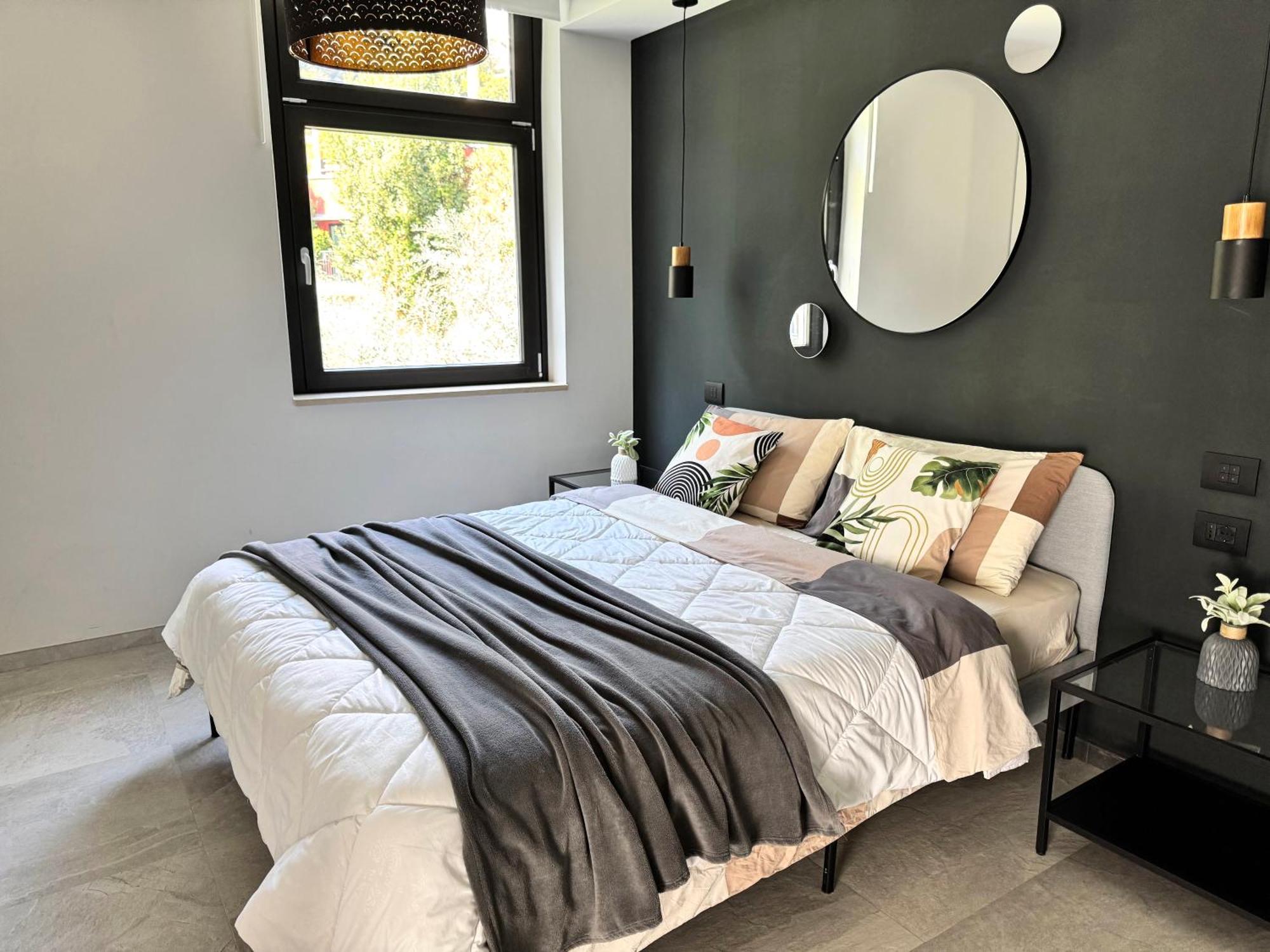 New Apartment In Historical Center Near Lake Riva del Garda Bagian luar foto