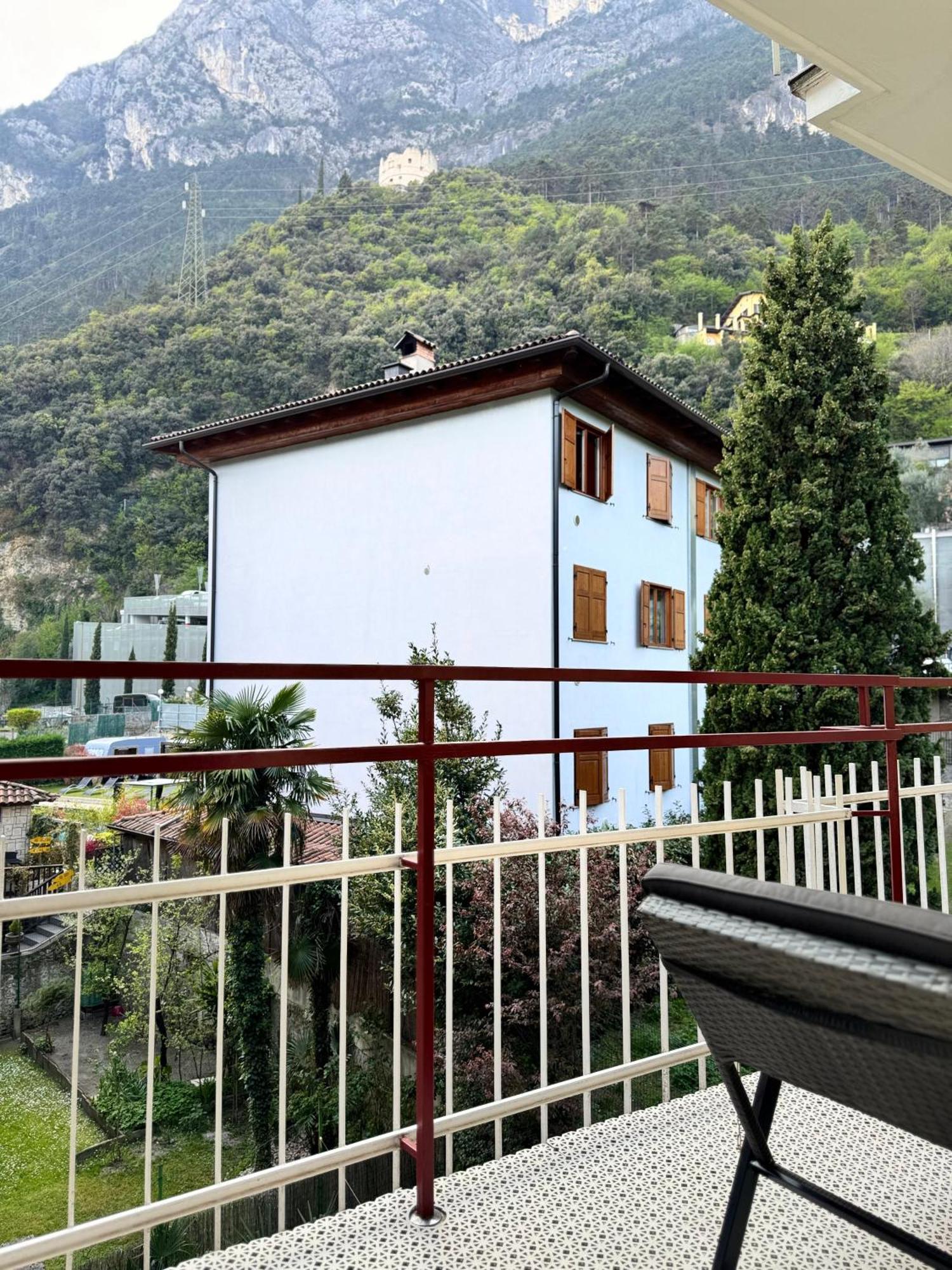New Apartment In Historical Center Near Lake Riva del Garda Bagian luar foto